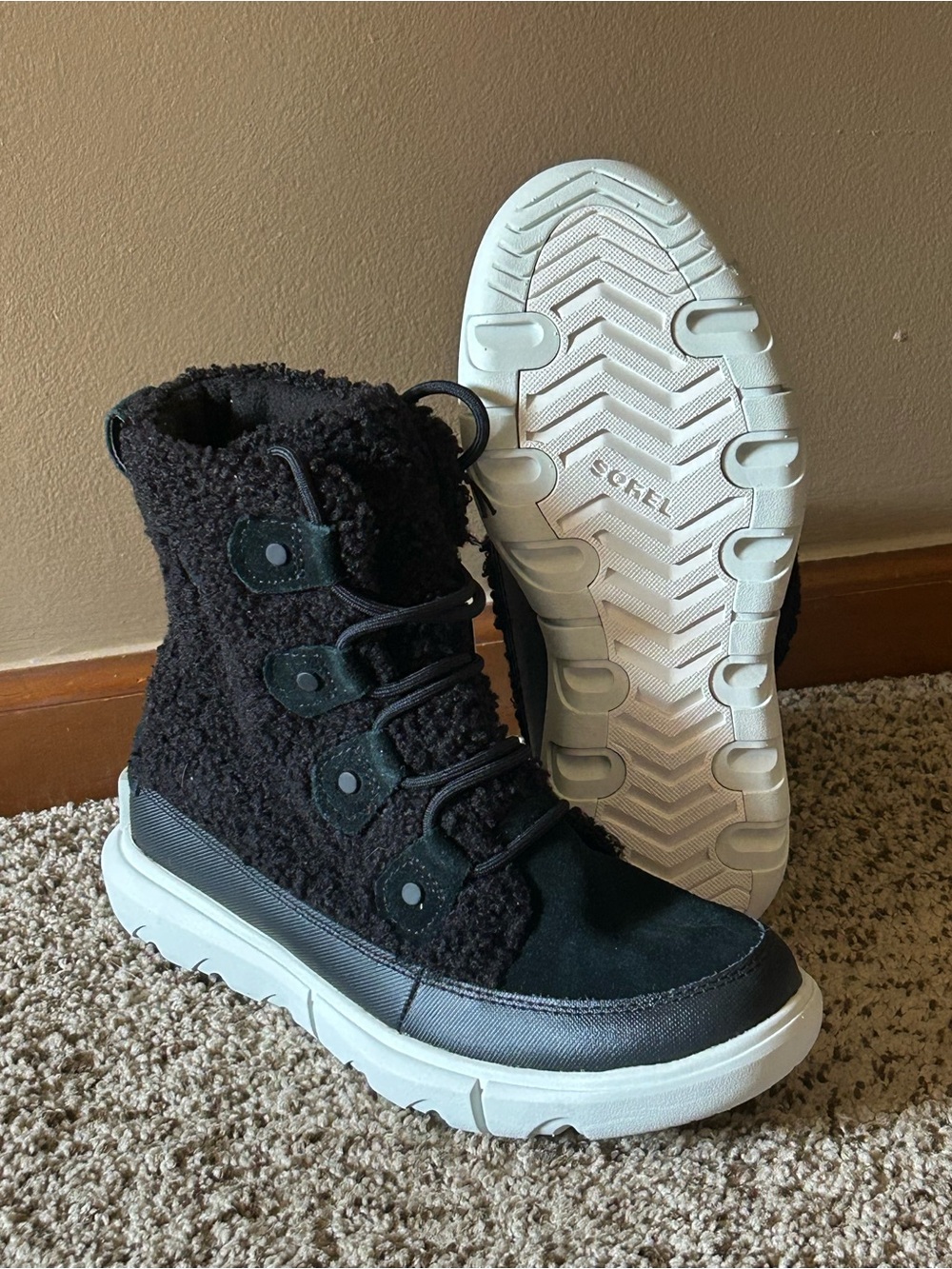 Sorel Explorer II Joan waterproof suede boots women's size 6